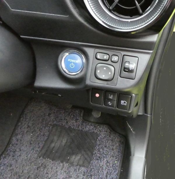 2017 Toyota Aqua G Carousel 7