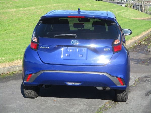2021 Toyota Aqua X safety sense Carousel 2