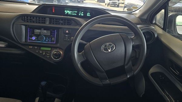 2013 Toyota Aqua Carousel 6