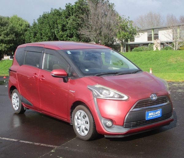 2016 Toyota Sienta Hybrid Carousel 14