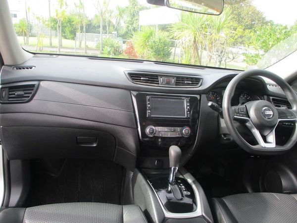 2014 Nissan X-TRAIL Carousel 1