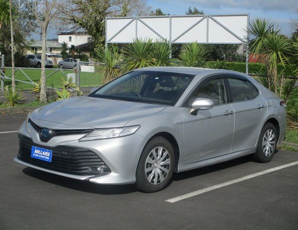 2021 Toyota Camry Hybrid Carousel 11