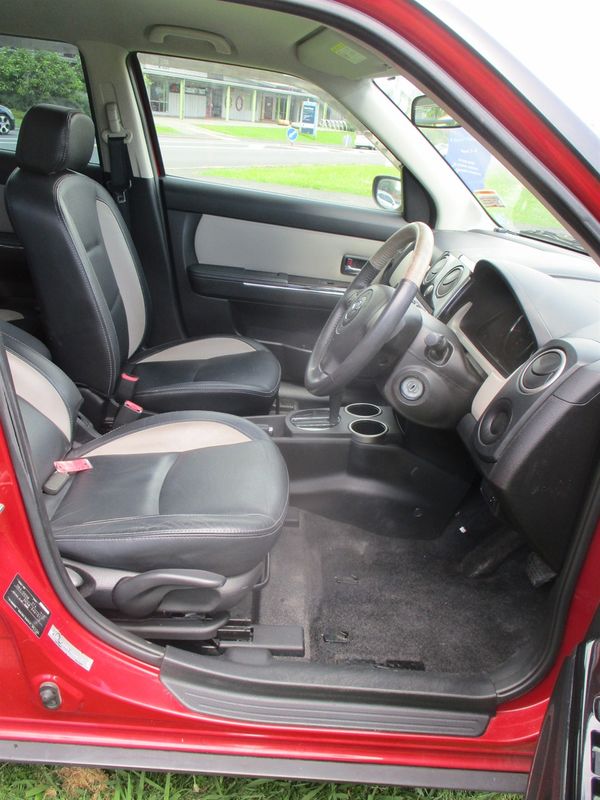 2011 Mazda Verisa Carousel 4