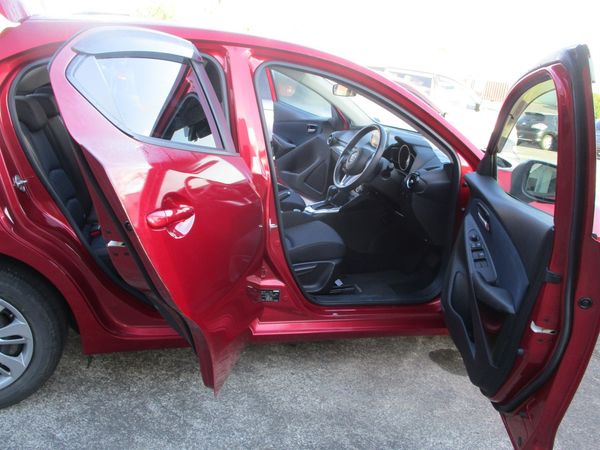 2015 Mazda Demio 13S Carousel 10