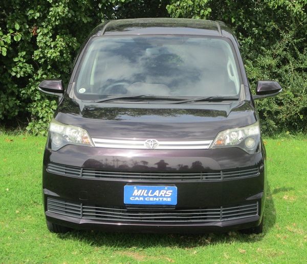 2016 Toyota Spade F Carousel 16