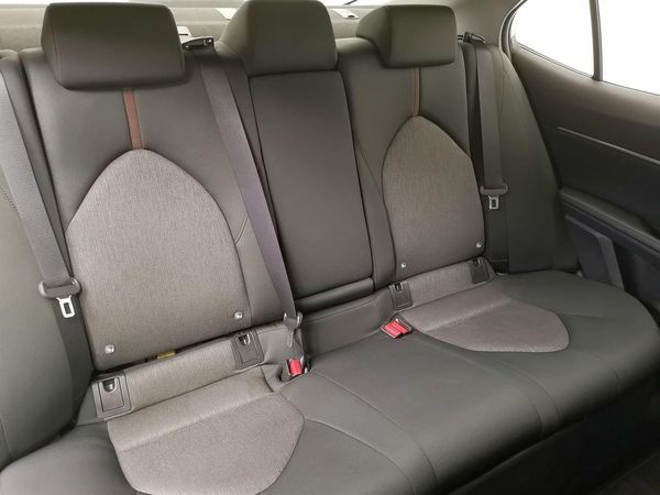 2021 Toyota Camry Hybrid Carousel 8