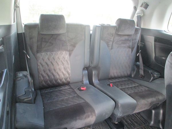 2015 Toyota Alphard Hybrid Carousel 12