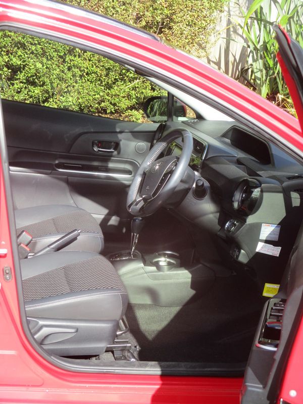 2019 Toyota Aqua CROSSOVER Carousel 5