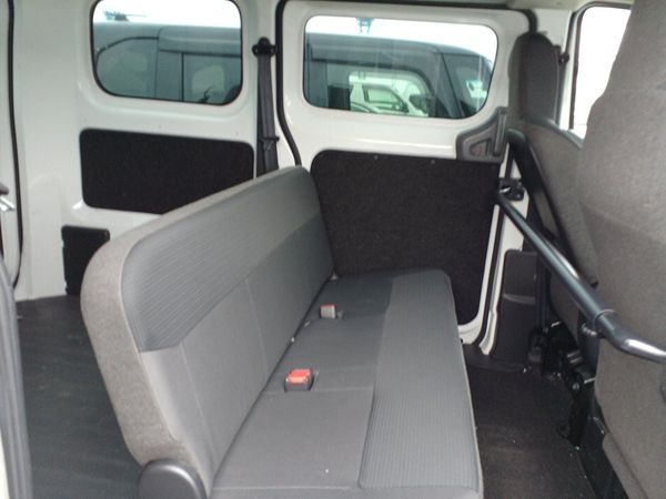 2021 Nissan NV200 Carousel 10