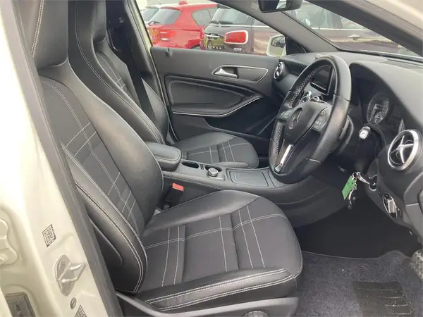 2014 Mercedes Benz A 180 Very Low Kms ... like new Carousel 9