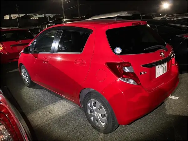 2015 Toyota Vitz F Carousel 8