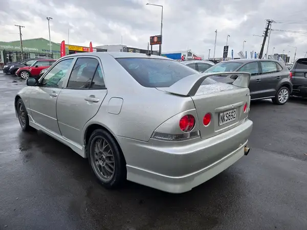 2000 Toyota Altezza Carousel 6