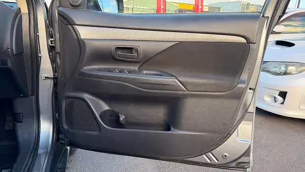 2014 Mitsubishi Outlander LS 2.0P Carousel 3
