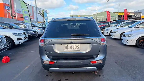 2014 Mitsubishi Outlander LS Carousel 6