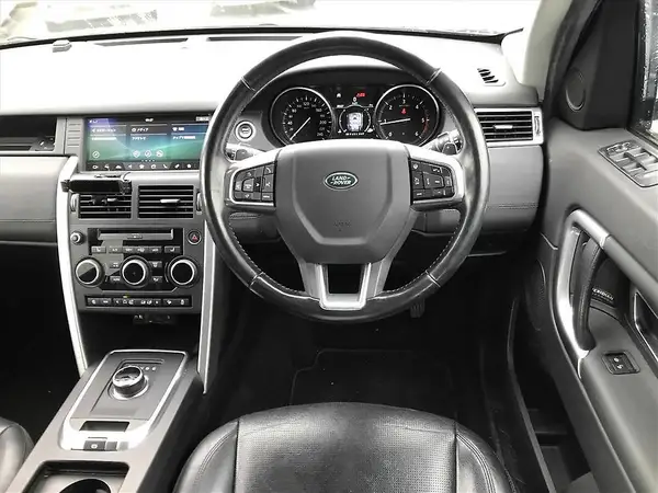 2018 Land Rover Discovery HSE 4WD 7SEATER Carousel 1