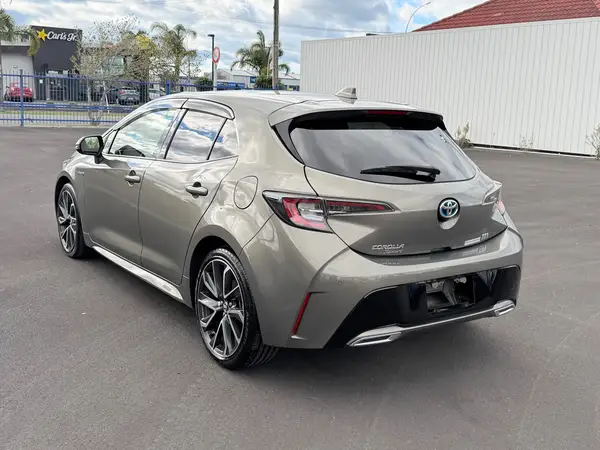 2019 Toyota Corolla Sport Hybrid with Toyota Safety Sense 2.0 Carousel 6