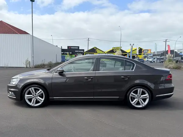 2015 Volkswagen Passat TSI 118KW RLine 1.8P Carousel 7