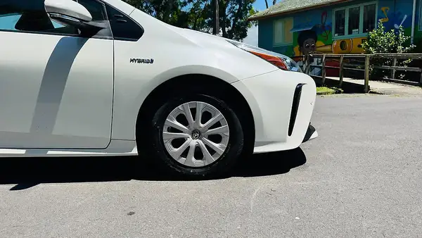 2019 Toyota Prius HYBRID Carousel 9
