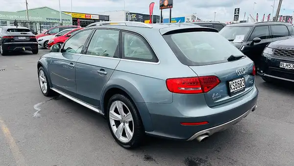 2010 Audi A4 2.0T .. AllRoad Carousel 7