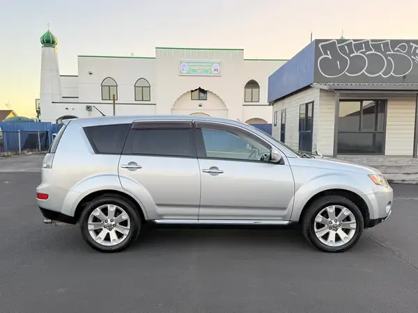 2008 Mitsubishi Outlander 4WD, V6 Executive, Great Family Car, 5 Seater Carousel 6
