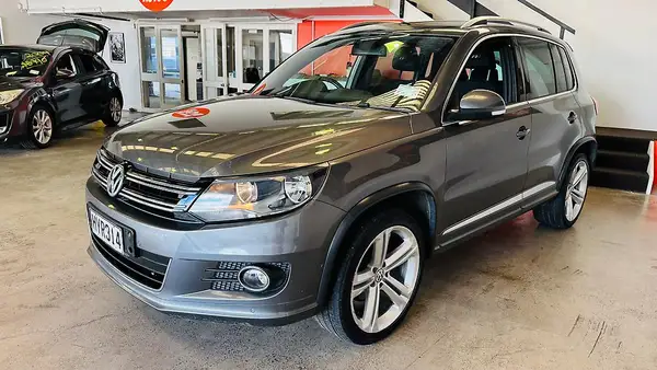 2015 Volkswagen Tiguan R Line .. NZ New ..Tow bar .. Carousel 7