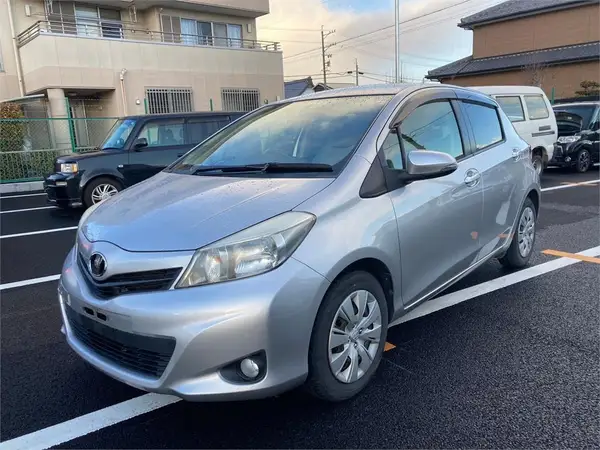 2013 Toyota Vitz U Smart Stop P Carousel 7