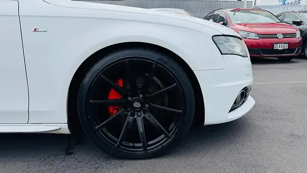 2010 Audi A4 S-Line….Low Km Carousel 9