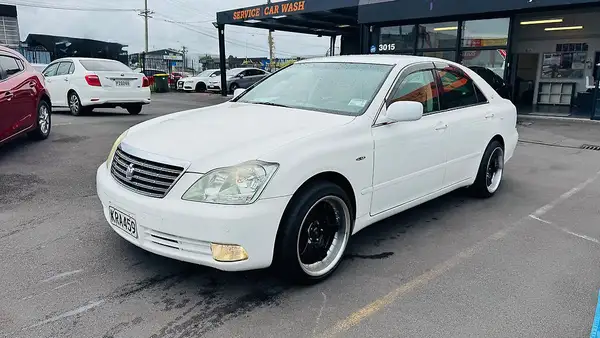 2004 Toyota Crown ROYAL SALOON Carousel 7