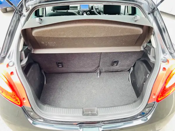 2013 Mazda Demio Carousel 8