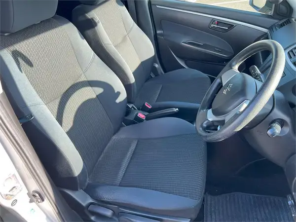 2013 Suzuki Swift XG Carousel 8