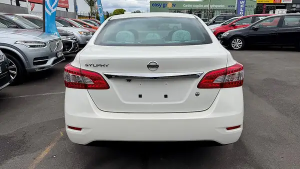 2013 Nissan Sylphy PUSH START Carousel 5