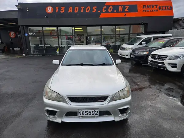 2000 Toyota Altezza Carousel 3