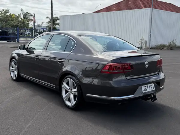 2015 Volkswagen Passat TSI 118KW RLine 1.8P Carousel 6