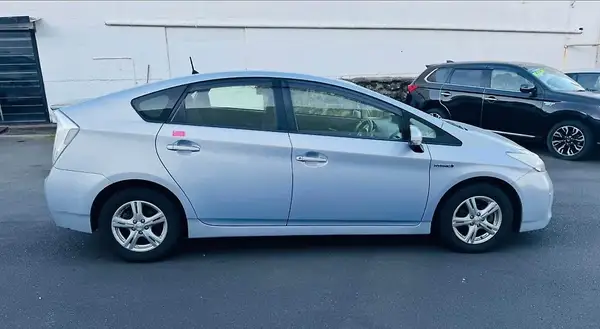 2015 Toyota Prius Bluetooth/Tidy Carousel 1