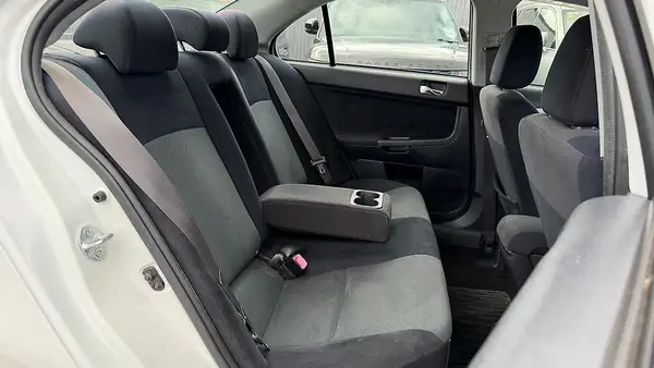 2008 Mitsubishi Galant 2 Keys Carousel 9