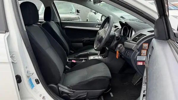2008 Mitsubishi Galant 2 Keys Carousel 6