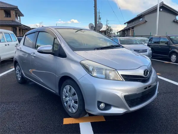 2013 Toyota Vitz U Smart Stop P Carousel 10