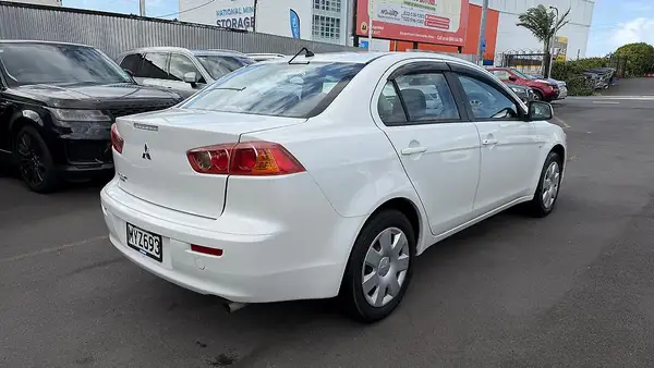 2008 Mitsubishi Galant 2 Keys Carousel 5
