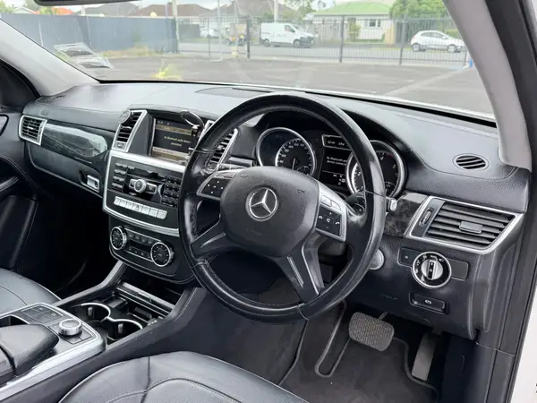 2012 Mercedes-benz Ml 350 3.0L V6 Bluetec ~ NZ New Carousel 8
