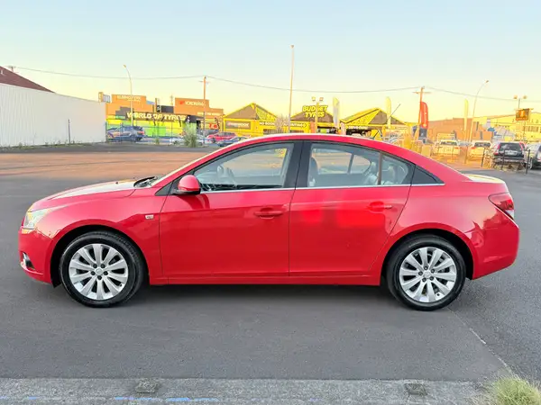 2011 Holden Cruze CDX (Top Spec) 1.8L Sedan, 1 Owner, Full History Carousel 7