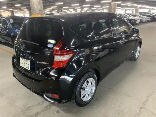 2017 Nissan Note e-Power X Carousel 2
