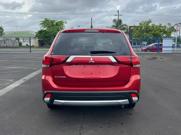 2016 Mitsubishi Outlander Carousel 5