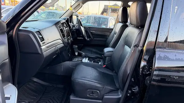 2017 Mitsubishi Pajero PAJERO SUBMODEL EXCEED 3.2D Carousel 1