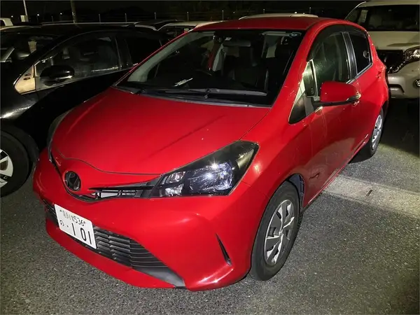2015 Toyota Vitz F Carousel 7