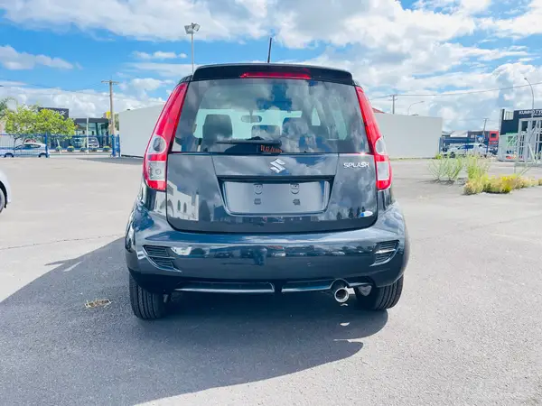 2013 Suzuki Splash LOW KMS Carousel 5