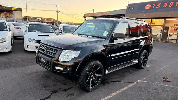 2017 Mitsubishi Pajero PAJERO SUBMODEL EXCEED 3.2D Carousel 9