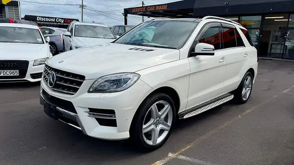 2014 Mercedes-benz Ml 350 4Matic AMG Sport Pack..Sunroof Carousel 3