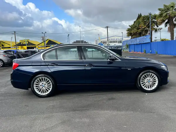 2014 Bmw 320i Luxury Line Carousel 3