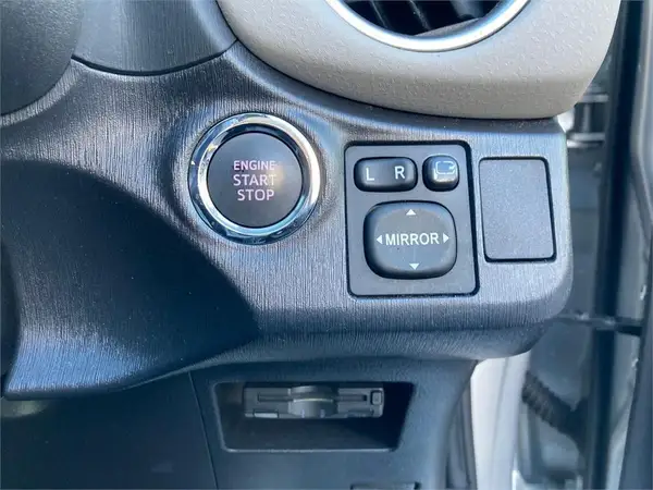 2013 Toyota Vitz U Smart Stop P Carousel 1
