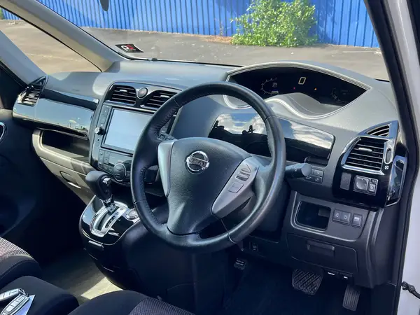 2012 Nissan Serena Carousel 2